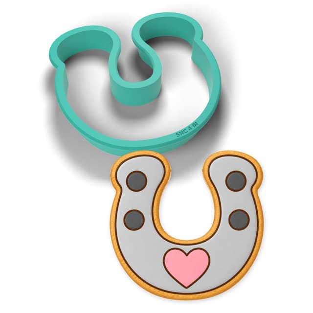 Horseshoe cookie cutter