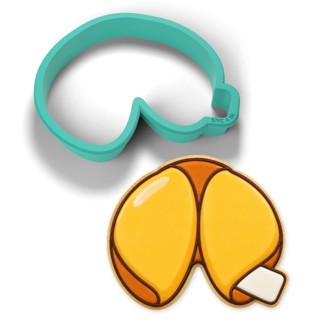 Fortune cookie cutter